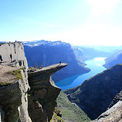 1024px-Trolltunga_2.jpg